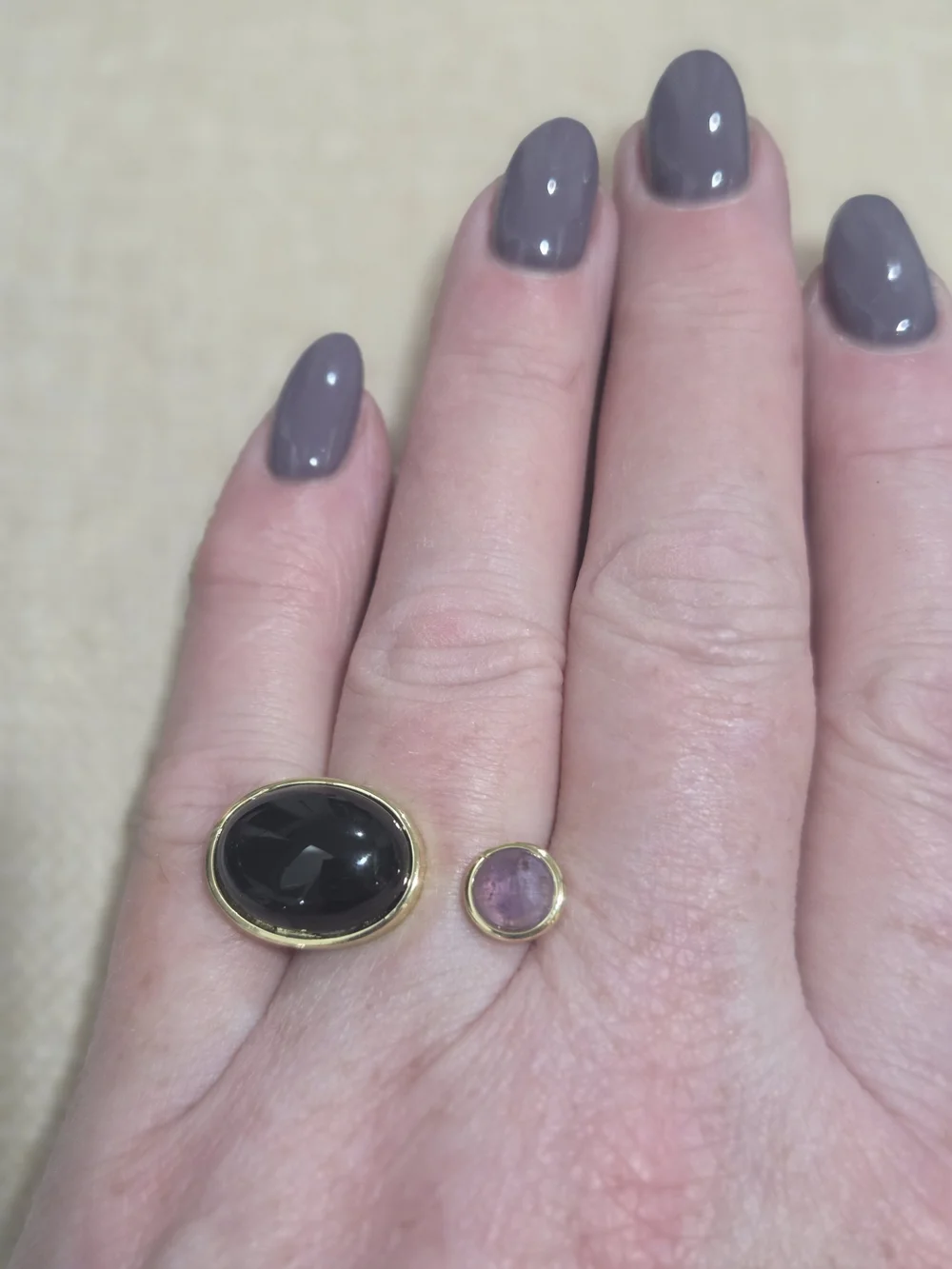 Gold Oval Onyx and Amethyst Stone Floater Ring - Picture 5 of 5